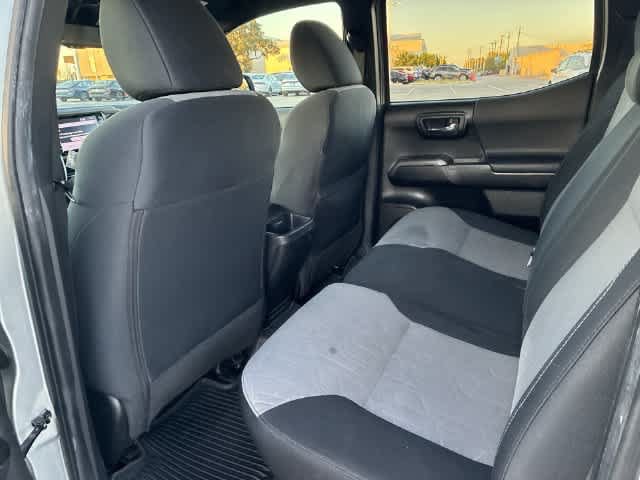 Used 2022 Toyota Tacoma TRD Off-Road AWD/4WD image 20