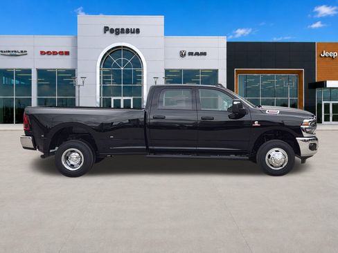 New 2026 RAM 3500 Tradesman AWD/4WD image 7