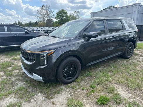 New 2026 Kia Carnival FWD image 3