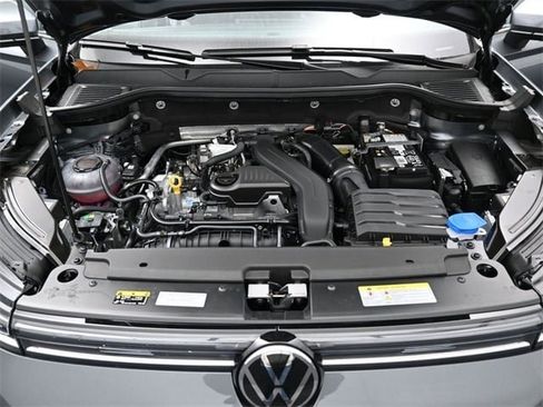 New 2026 Volkswagen Taos SEL image 15