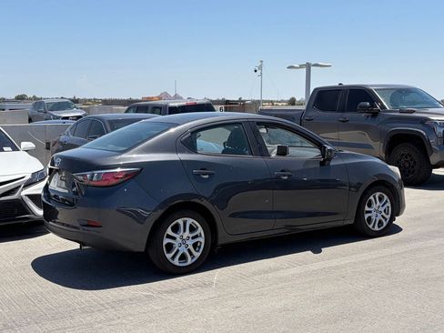 Used 2017 Toyota Yaris iA FWD image 3
