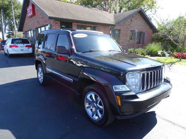 Used 2010 Jeep Liberty Limited w/ Tire & Wheel Group AWD/4WD image 4