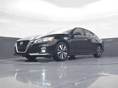 Used 2019 Nissan Altima 2.5 SV image 18