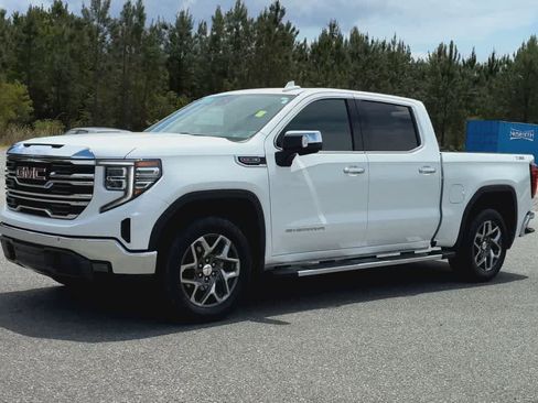Used 2023 GMC Sierra 1500 SLT w/ SLT Premium Package AWD/4WD image 4