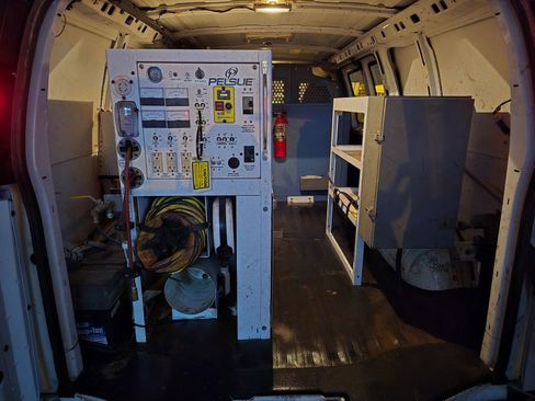 Used 2014 Chevrolet Express 2500 image 6