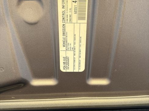 Used 2022 Jeep Grand Cherokee Laredo w/ Luxury Tech Group I image 11