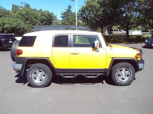 Used 2008 Toyota FJ Cruiser 4WD image 6