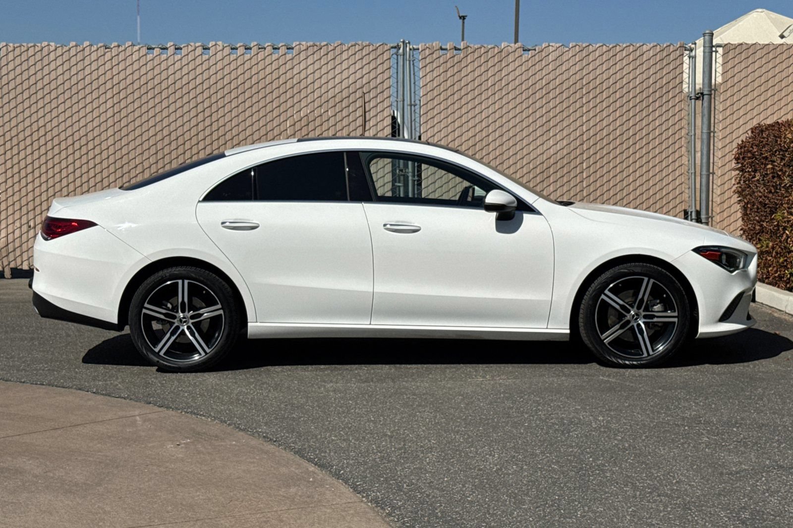 Used 2023 Mercedes-Benz CLA 250 image 3