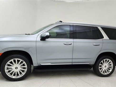 Used 2023 Cadillac Escalade Premium Luxury w/ Performance Package image 3