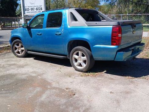 Used 2009 Chevrolet Avalanche LT image 1