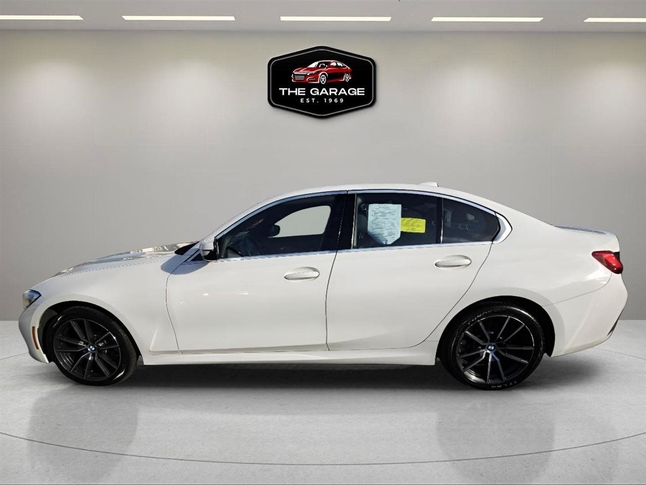 Used 2019 BMW 330i xDrive Sedan w/ Convenience Package AWD/4WD image 3