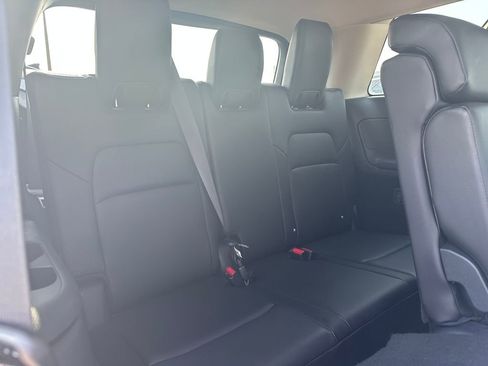 Used 2025 Nissan Pathfinder SL AWD/4WD image 15