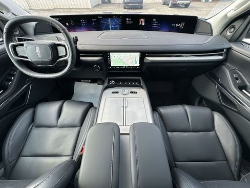 New 2025 Lincoln Navigator Reserve AWD/4WD image 21