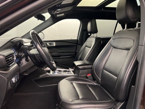 Certified 2020 Ford Explorer XLT w/ Equipment Group 202A image 23