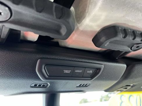 Used 2023 Jeep Wrangler Unlimited Sahara w/ Cold Weather Group AWD/4WD image 35