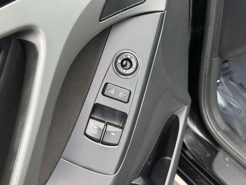Used 2013 Hyundai Elantra FWD image 12