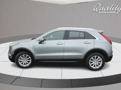 Used 2023 Cadillac XT4 Luxury w/ Cold Weather Package image 6
