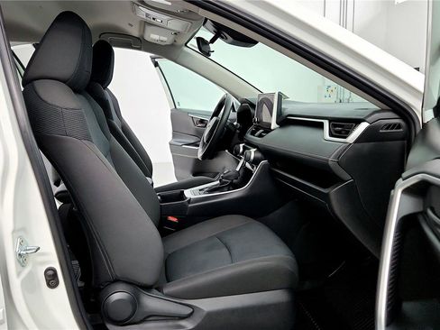 Used 2023 Toyota RAV4 LE image 17
