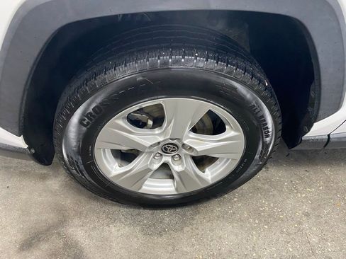 Used 2021 Toyota RAV4 XLE image 21