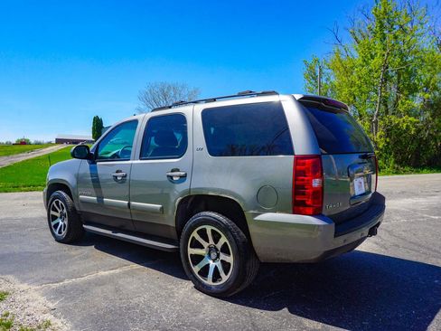 Used 2007 Chevrolet Tahoe LTZ w/ LTZ Preferred Equipment Group AWD/4WD image 3