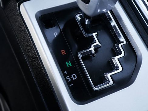 Used 2018 Toyota Tundra SR5 w/ SR5 Upgrade Package image 28