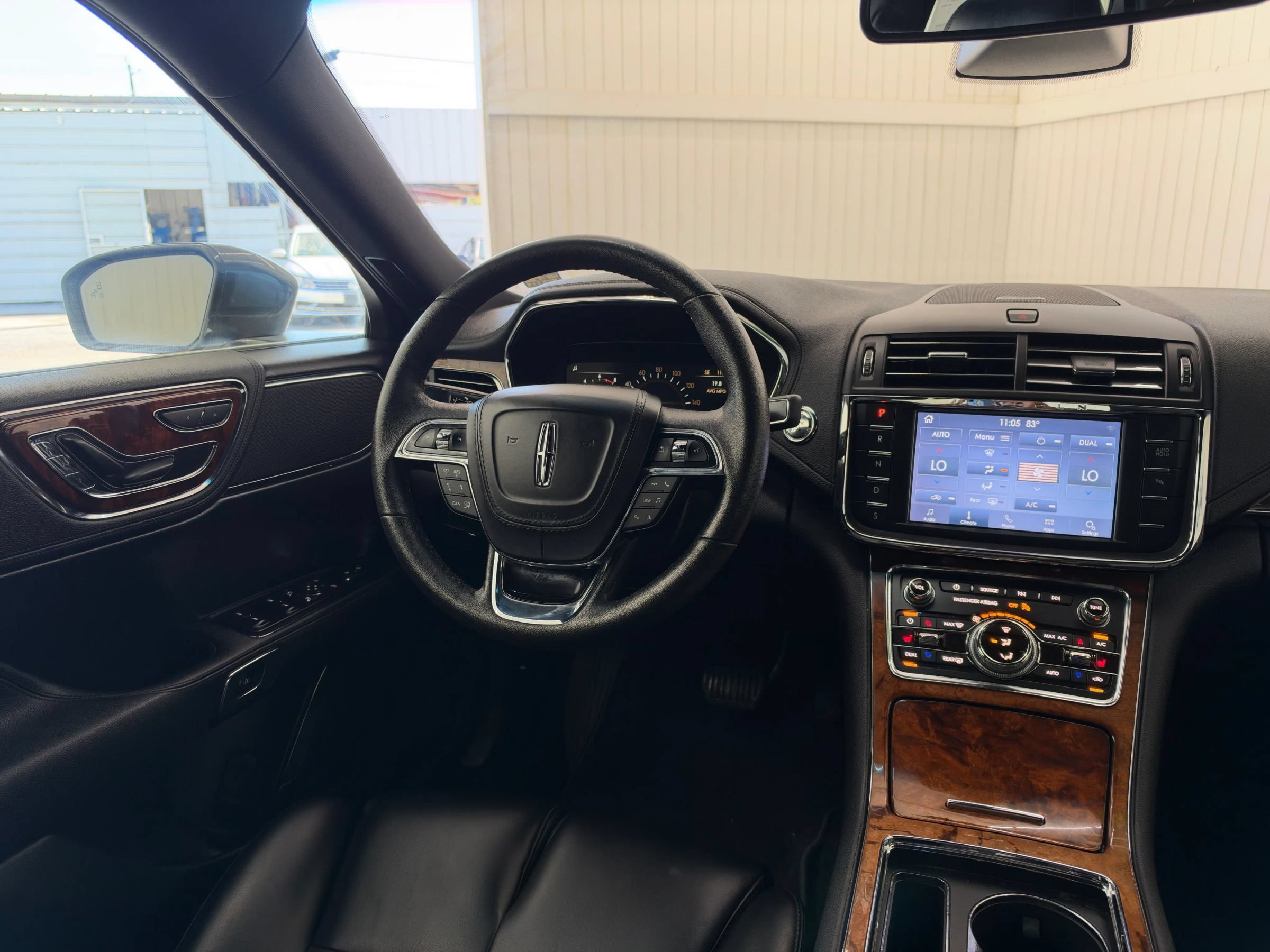 Used 2020 Lincoln Continental FWD image 15