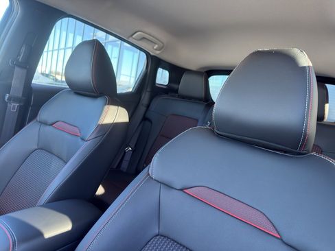 New 2026 Nissan Kicks SR image 26