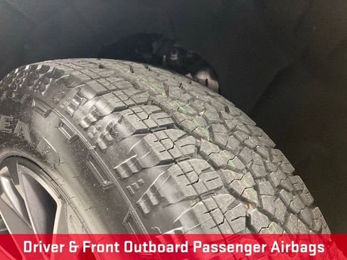 Used 2022 Chevrolet Tahoe Z71 w/ Luxury Package image 29