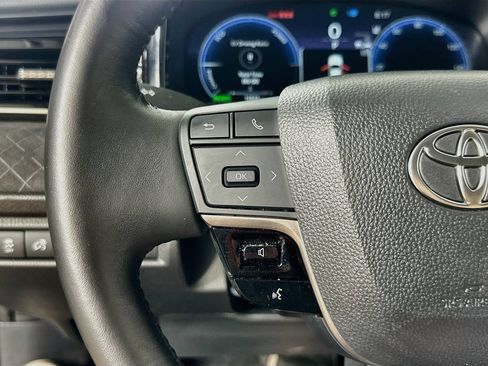 Used 2025 Toyota Camry XLE FWD image 22