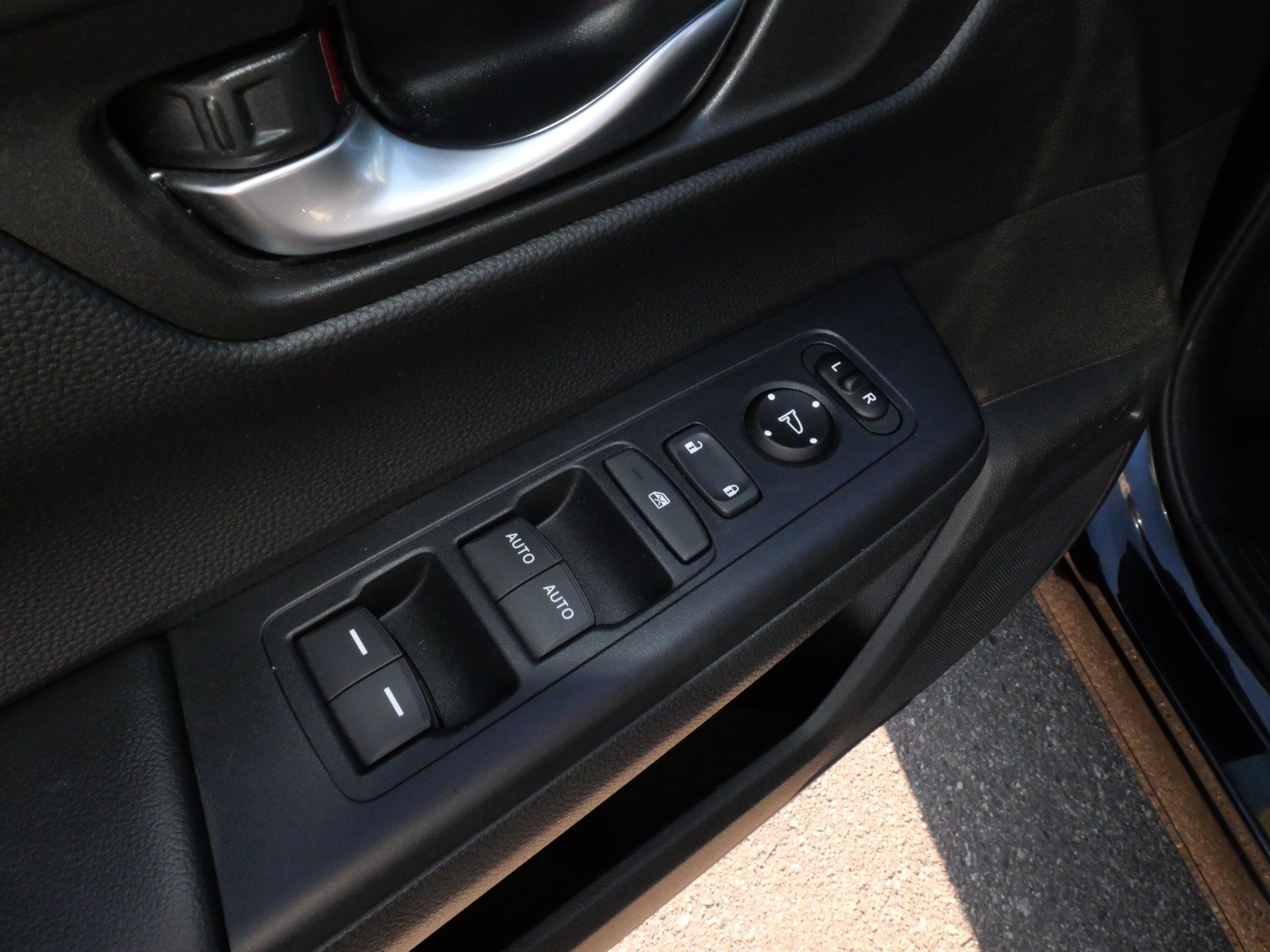 Used 2024 Honda CR-V EX image 19