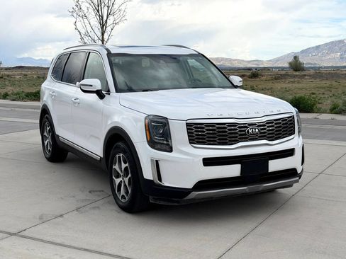 Used 2021 Kia Telluride EX image 3