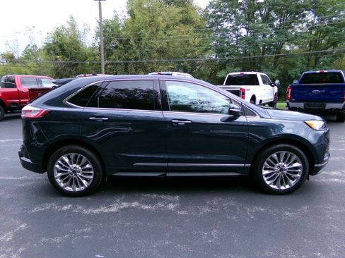 Certified 2022 Ford Edge Titanium w/ Equipment Group 301A AWD/4WD image 10