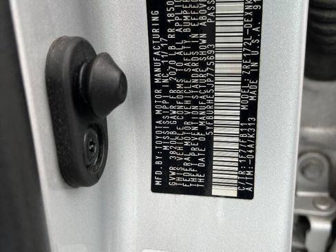 Used 2018 Toyota Corolla LE FWD image 18