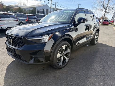New 2026 Volvo XC40 B5 Core w/ Protection Package Premier AWD/4WD image 2