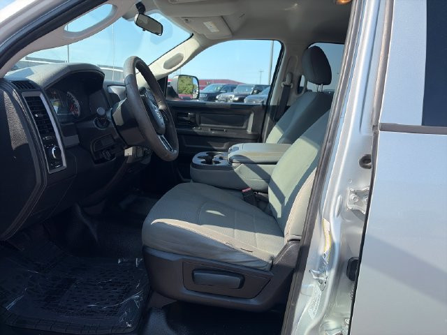 Used 2017 RAM 3500 Tradesman w/ Chrome Appearance Group AWD/4WD image 9