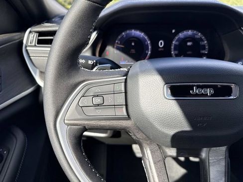 New 2025 Jeep Grand Cherokee Limited w/ Trailer Tow Package image 15