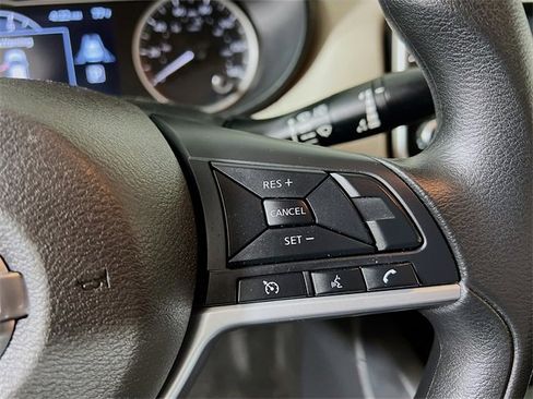 Used 2020 Nissan Versa SV image 30