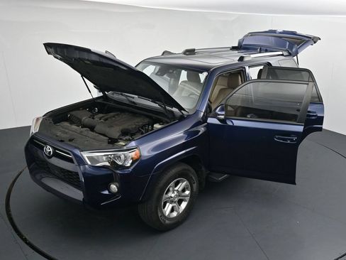 Used 2020 Toyota 4Runner SR5 Premium w/ Moonroof Package AWD/4WD image 26
