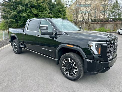 Used 2025 GMC Sierra 2500 Denali Ultimate image 3