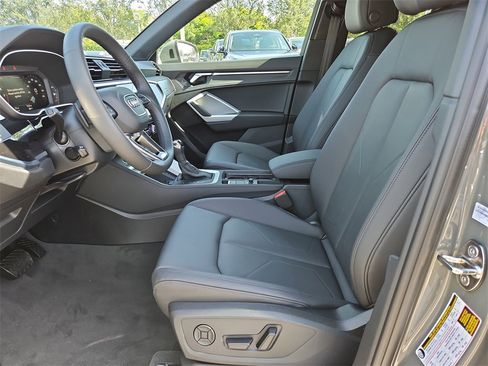 New 2025 Audi Q3 2.0T Premium image 17