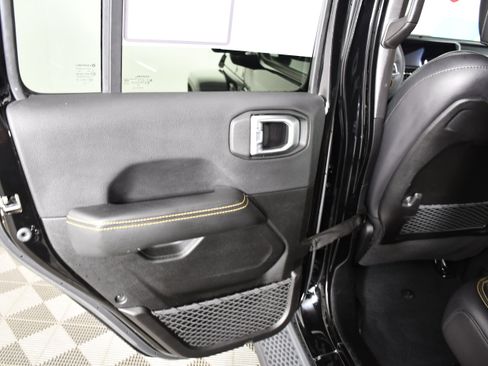 Used 2024 Jeep Wrangler Unlimited Sahara w/ Technology Group AWD/4WD image 46