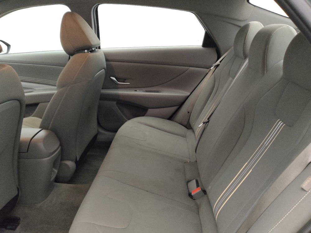 Used 2025 Hyundai Elantra Sport FWD image 18