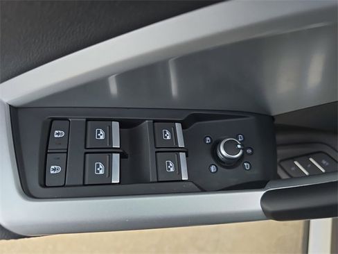 Used 2025 Audi Q3 2.0T Premium w/ Convenience Package image 31