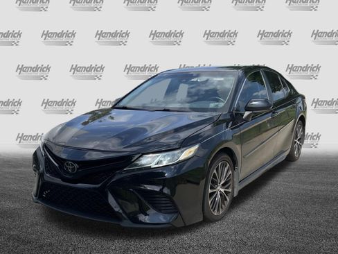 Used 2019 Toyota Camry SE FWD image 5
