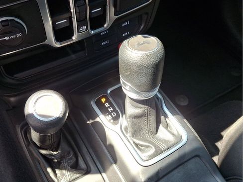 Used 2022 Jeep Wrangler Unlimited Sport AWD/4WD image 12