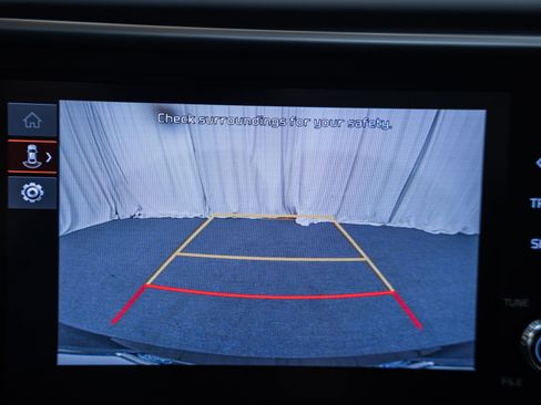 Used 2024 Kia Carnival LX image 41