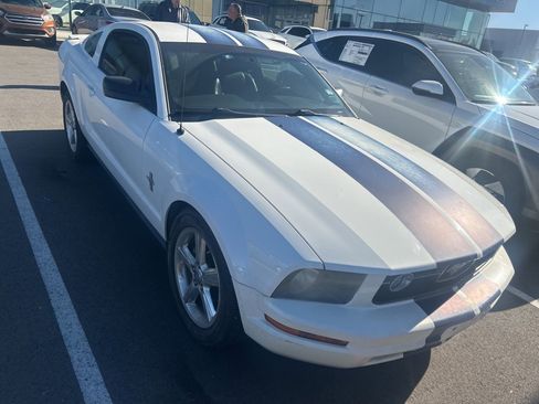 Used 2008 Ford Mustang Premium image 3
