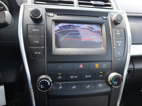 Used 2016 Toyota Camry SE FWD image 21