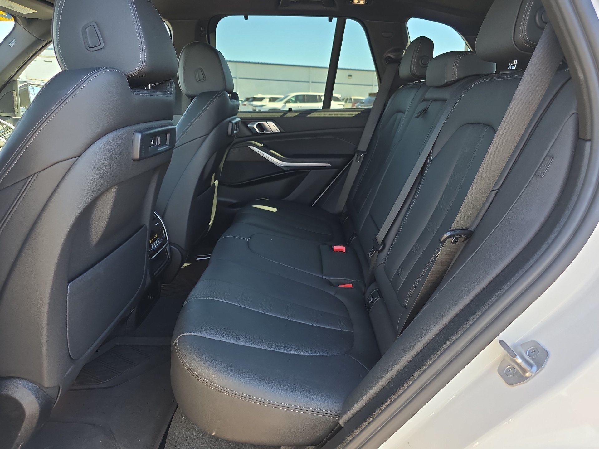 Used 2022 BMW X5 sDrive40i w/ Premium Package RWD image 11