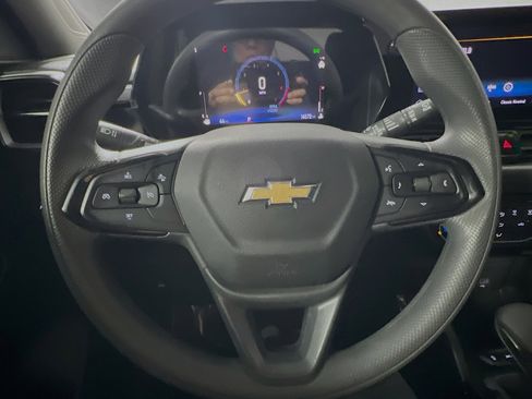 Used 2025 Chevrolet TrailBlazer LT FWD image 18